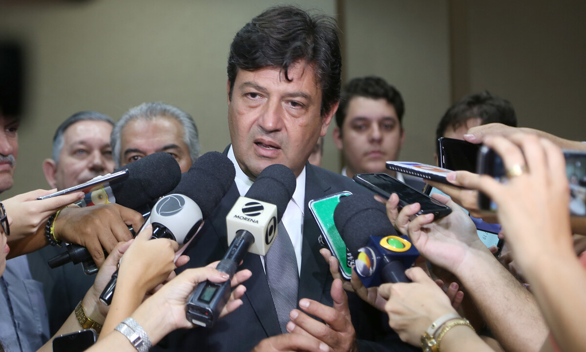 Ministro da Saúde anuncia ações contra pandemia de coronavírus
