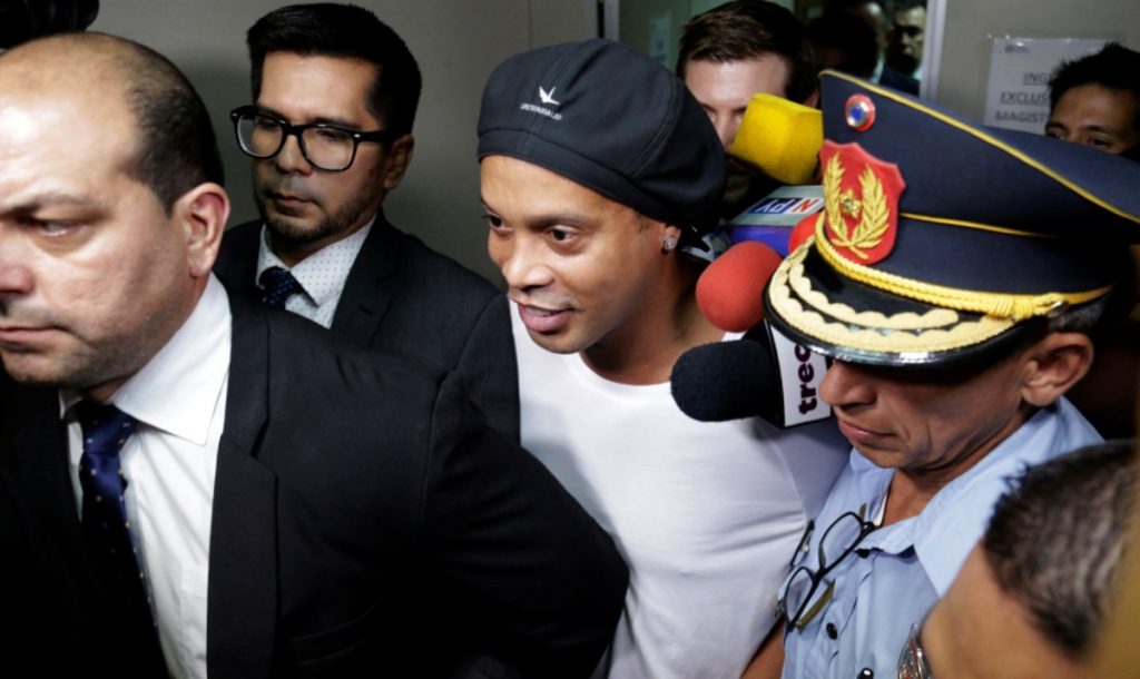 Ronaldinho Gaúcho é preso no Paraguai