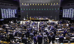 Contra impeachment, Lira articula semipresidencialismo