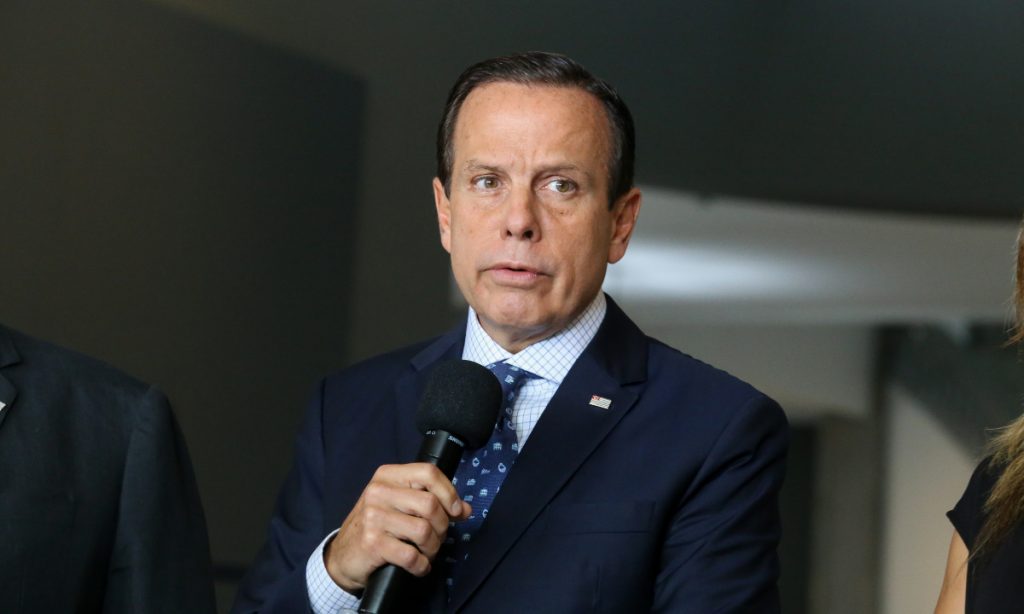 Detentos de São Paulo produzirão máscaras contra coronavírus, diz Doria