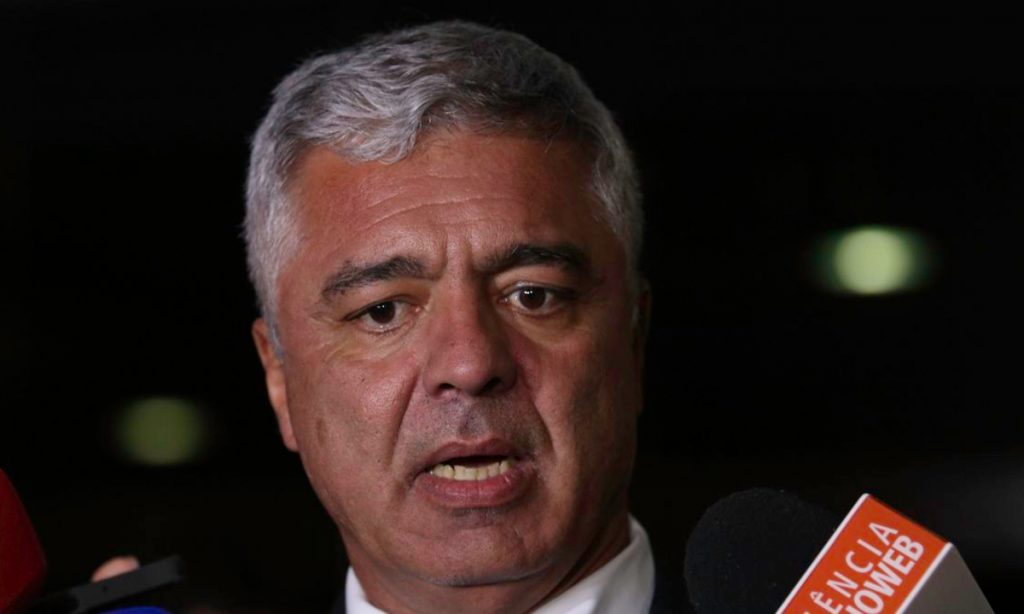 Major Olímpio diz que Bolsonaro está isolado e pode sofrer impeachment