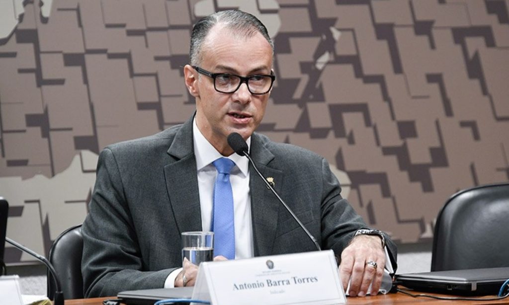 Diretor da Anvisa diz ter testado positivo para o coronavírus