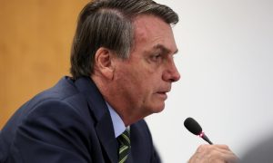 Bolsonaro não vai à coletiva após reunião tensa com governadores