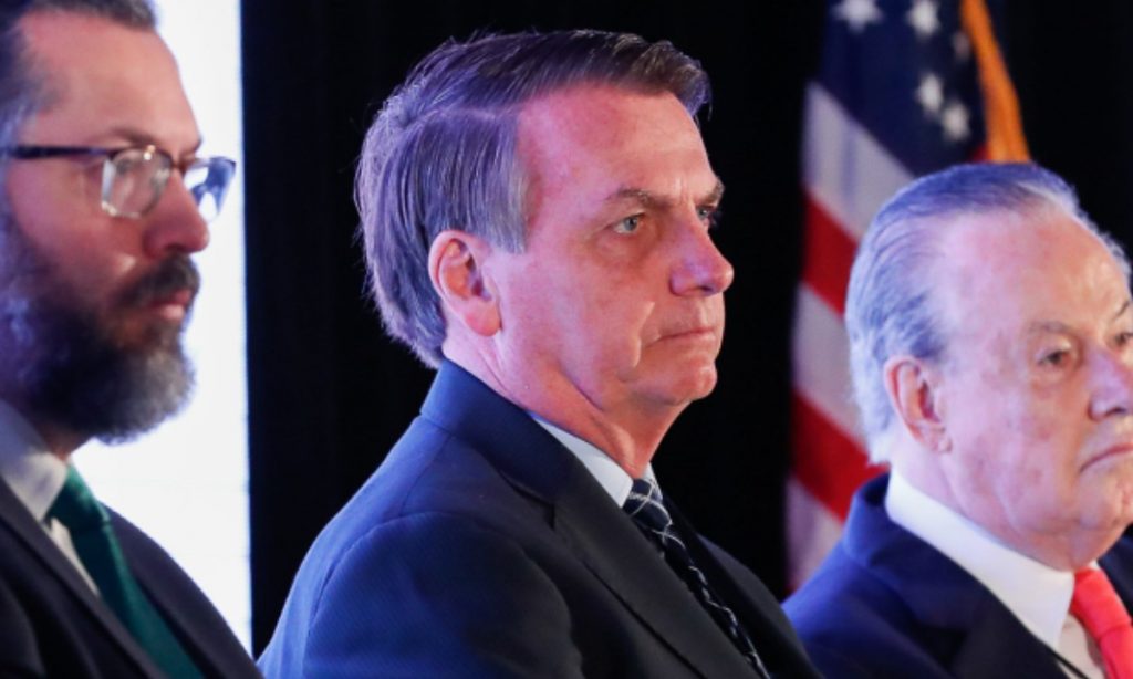 “Não é isso tudo”, diz Bolsonaro sobre crise do coronavírus