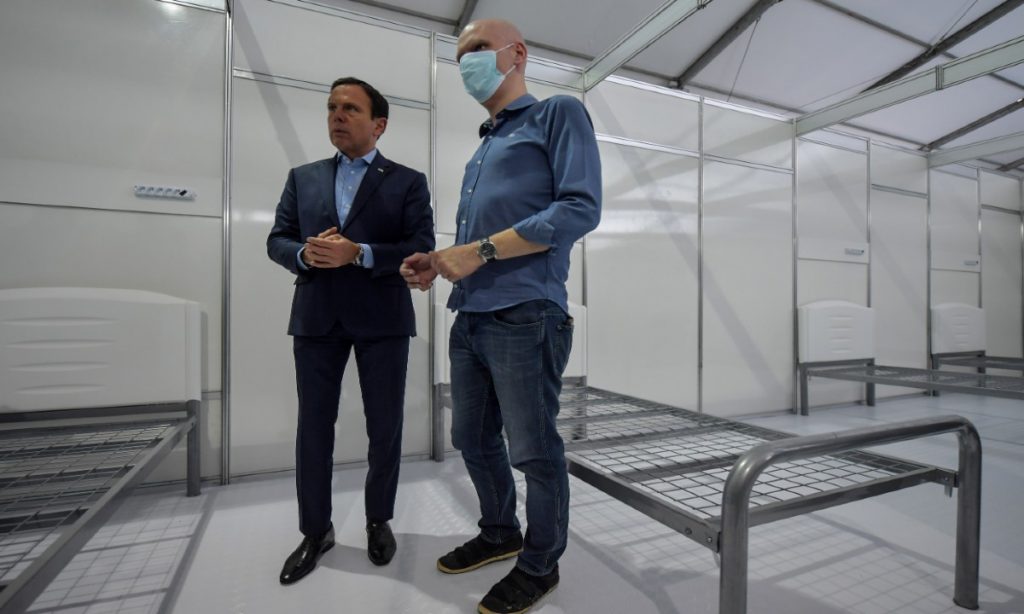 Doria e Covas se desentendem sobre medidas de contenção do coronavírus
