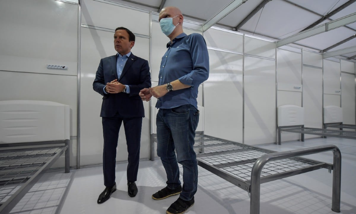 Doria e Covas se desentendem sobre medidas de contenção do coronavírus