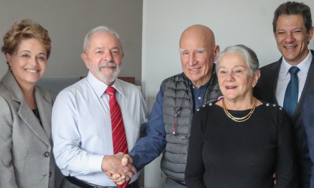 Lula encontra Sebastião Salgado em Paris para debater sustentabilidade