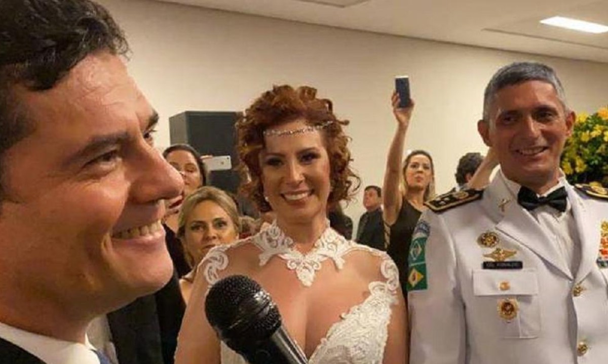 No Dia do Amigo, Carla Zambelli ironiza Sergio Moro: ‘Livrai-nos do mal’