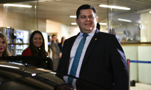 Após ataques de Bolsonaro, Senado dá Contrato Verde e Amarelo ao PT
