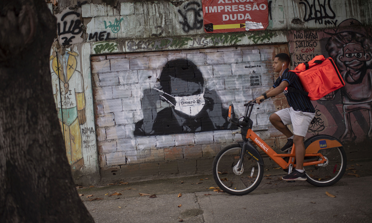Entre a exceção e o essencial, o delivery