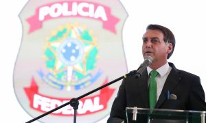Ação de Bolsonaro na PF coincide com avanço de apurações sobre milícias digitais