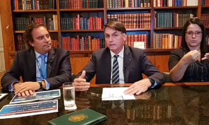 Em live, Bolsonaro ignora crise com Moro e critica diretor da OMS