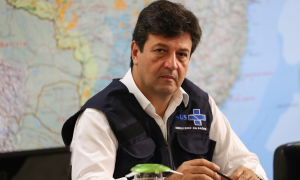 Mandetta diz a aliados que quer sair do cargo, mas não vai se demitir