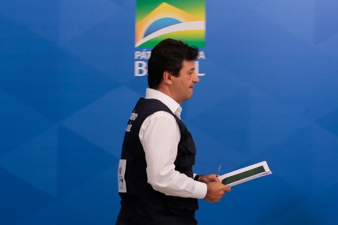 Mandetta, ministro da Saúde, é demitido por Bolsonaro em meio à pandemia