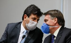 Mandetta: Bolsonaro se expôs ao ridículo ao dizer que o coronavírus seria uma gripezinha