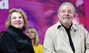Herdeiros de Marisa Letícia vão à Justiça contra Eduardo Bolsonaro e Regina Duarte