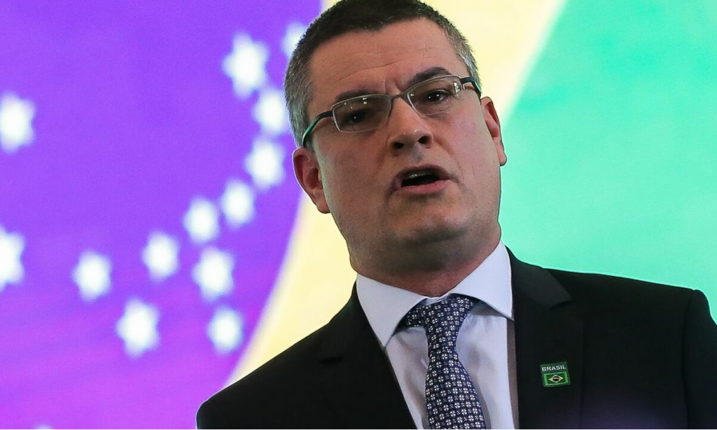 PF vai ouvir Valeixo, Ramagem, Saadi e três ministros de Bolsonaro
