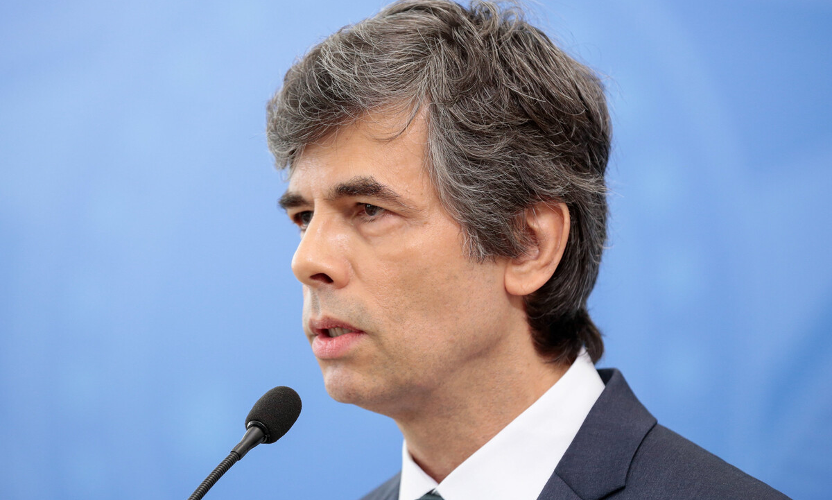 Em primeira coletiva, Teich confunde números e nomeia general como secretário