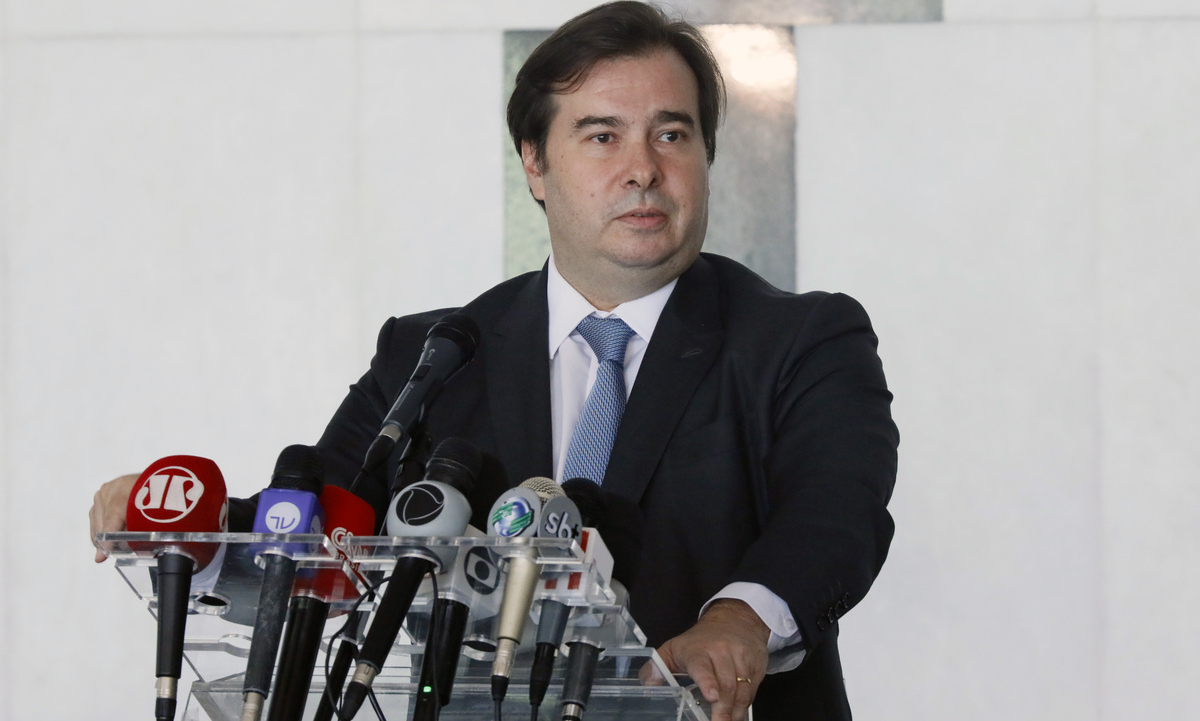 STF pede que Maia se manifeste sobre pedido de impeachment de Bolsonaro