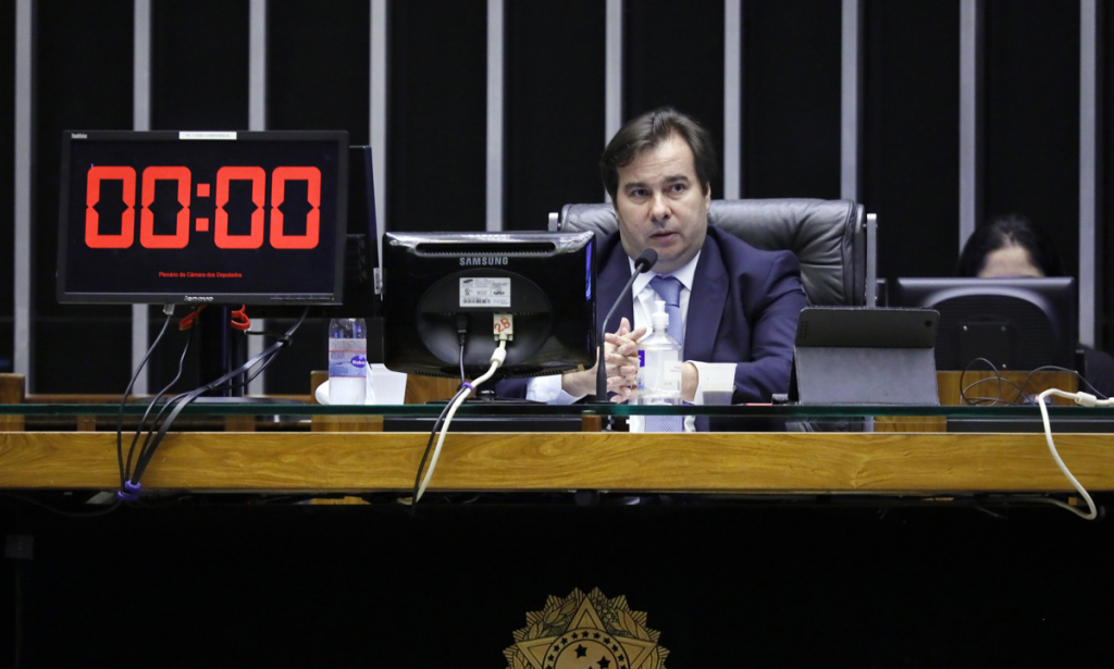 Câmara aprova MP que aumenta salário mínimo para R$ 1.045