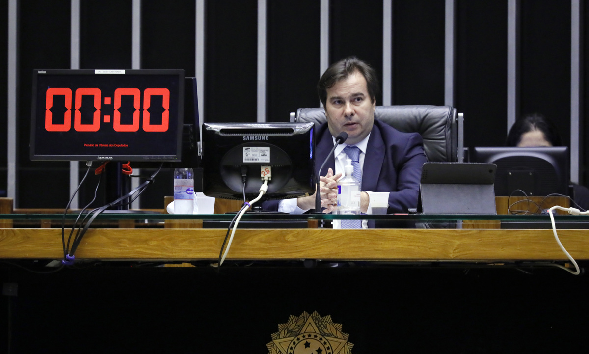 Câmara aprova MP que aumenta salário mínimo para R$ 1.045