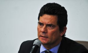 Moro rebate Bolsonaro e nega que diretor da PF tenha sido moeda de troca para STF