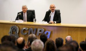 Bolsonaro demite presidente do CNPq, órgão de fomento à pesquisa
