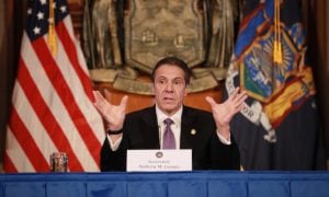 Governador de NY cita Brasil como um mau exemplo no combate ao coronavírus