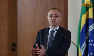 Ex-AGU, André Mendonça promete “trabalho técnico” como ministro da Justiça