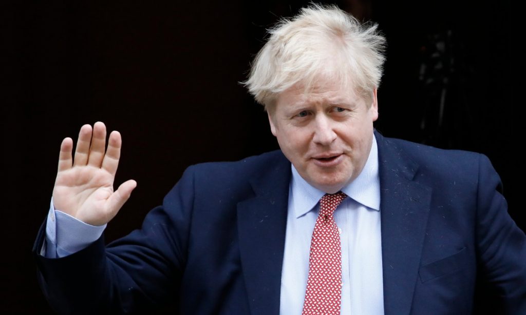 10 dias após ser diagnosticado com a covid-19, Boris Johnson é hospitalizado