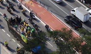 Apoiadores de Bolsonaro ignoram quarentena e voltam a fazer carreatas