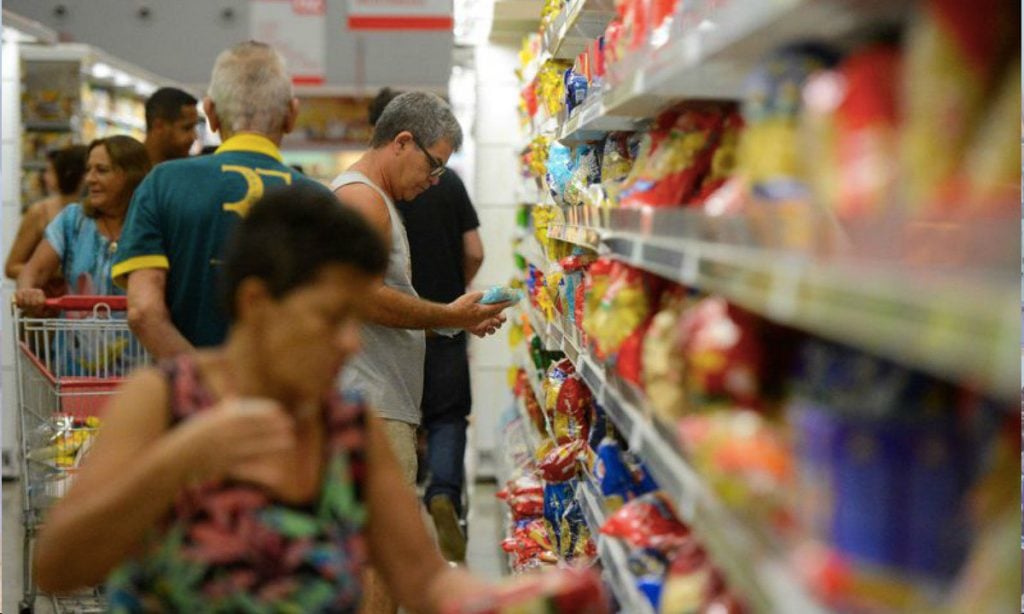 Preço dos alimentos sobe com a crise do coronavírus, revela IBGE