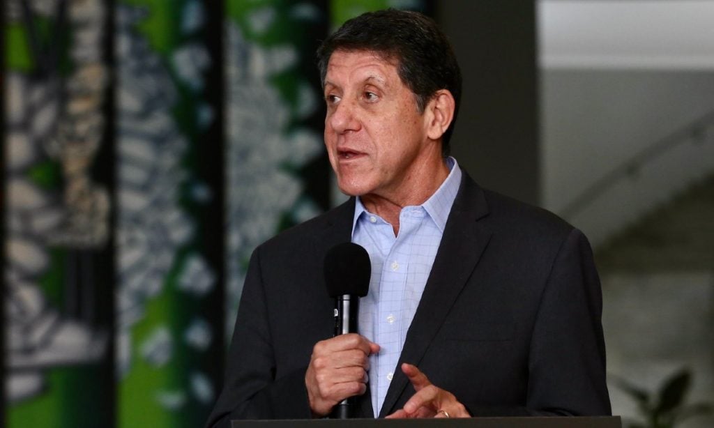 “As pessoas têm a falsa impressão de que o coronavírus não está em suas cidades”, diz David Uip