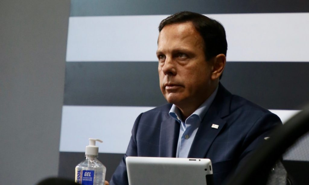 “Saia da redoma de Brasília e venha visitar os hospitais de campanha”, diz Doria a Bolsonaro
