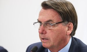 Rejeição ao governo Bolsonaro cresce e 58% dizem ser favoráveis a impeachment