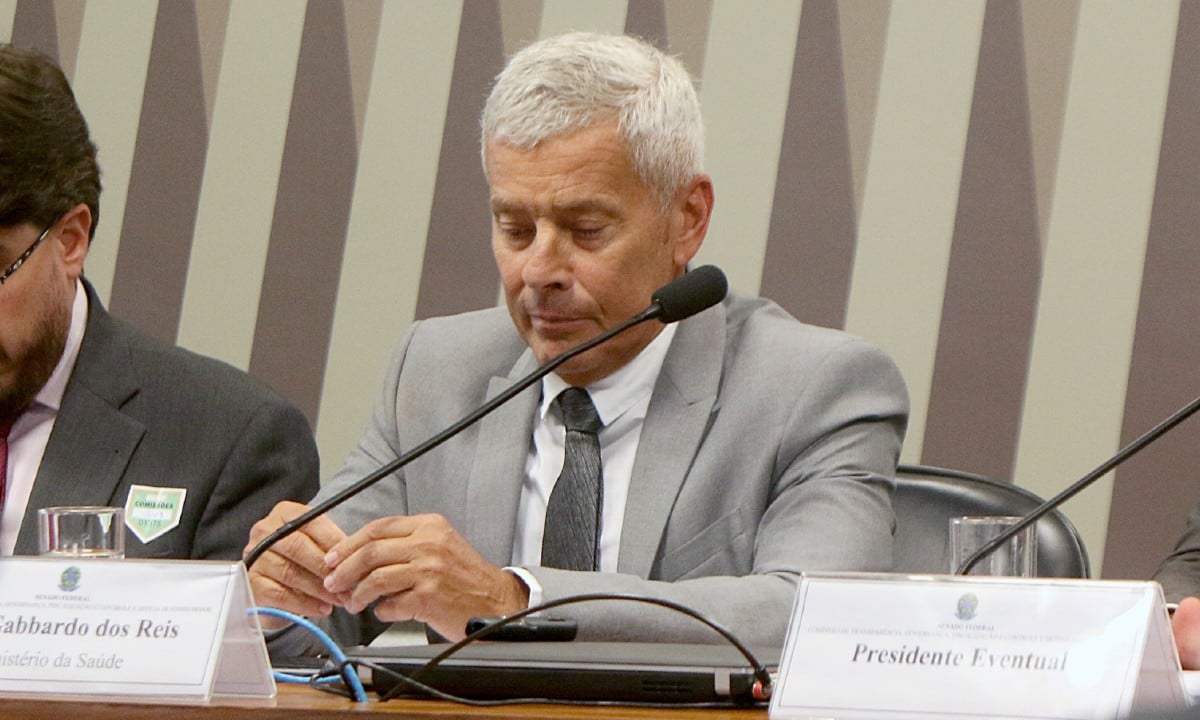 Braço direito de Mandetta é exonerado e militar assume secretaria