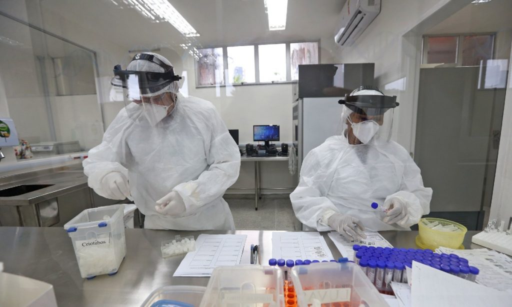 Hidroxicloroquina é ineficaz contra covid-19, aponta maior estudo feito até agora