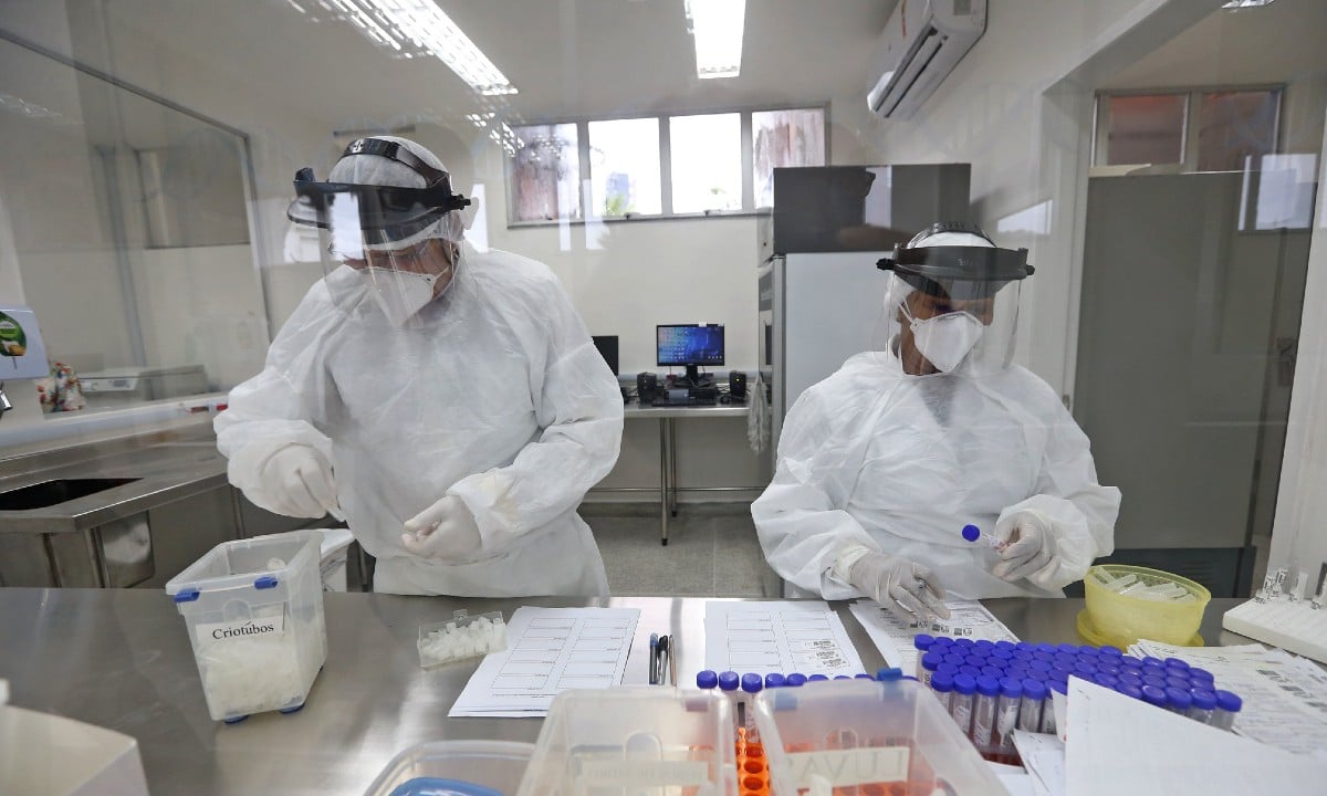Laboratório de pesquisa do coronavírus. Foto: Paula Fróes/GOVBA 