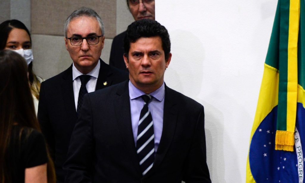 Globo e Moro retomam dobradinha em vazamento e construção como herói