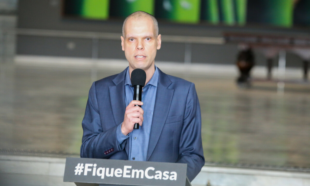 Bruno Covas tem alta e deixa hospital após inflamação no intestino