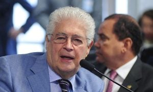 Requião não deve participar do governo Lula e vê sugestão de cargo em Itaipu como 'humilhação'