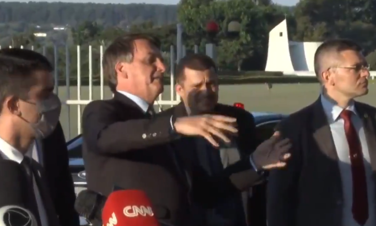 “Parabéns à Polícia Federal, tá ok?”, diz Bolsonaro sobre investigação contra Witzel