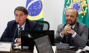 Bolsonaro ironiza defesa às minorias e sugere “proposta de emenda à Bíblia” para a esquerda