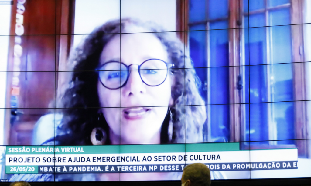 Câmara aprova ajuda de R$ 3 bilhões ao setor cultural