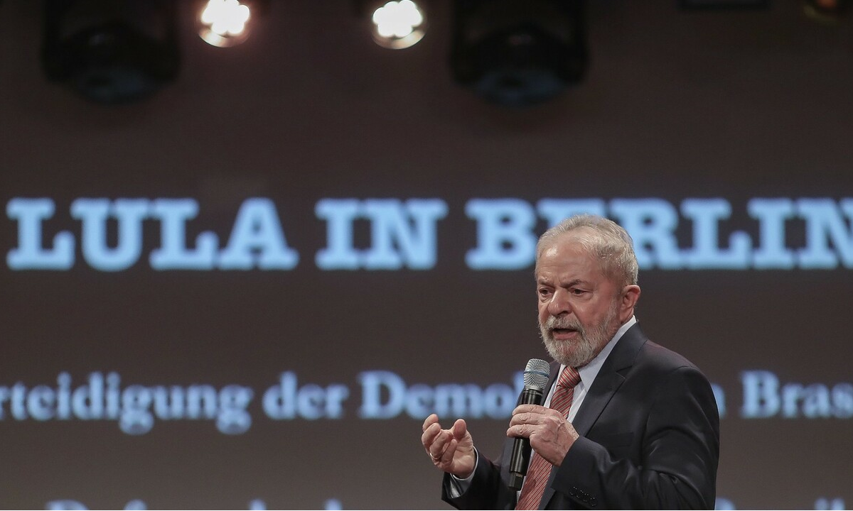 Nova pesquisa aponta vitória de Lula e espaço para terceira via