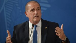 Onyx confessa, paga multa e STF encerra processo por caixa dois