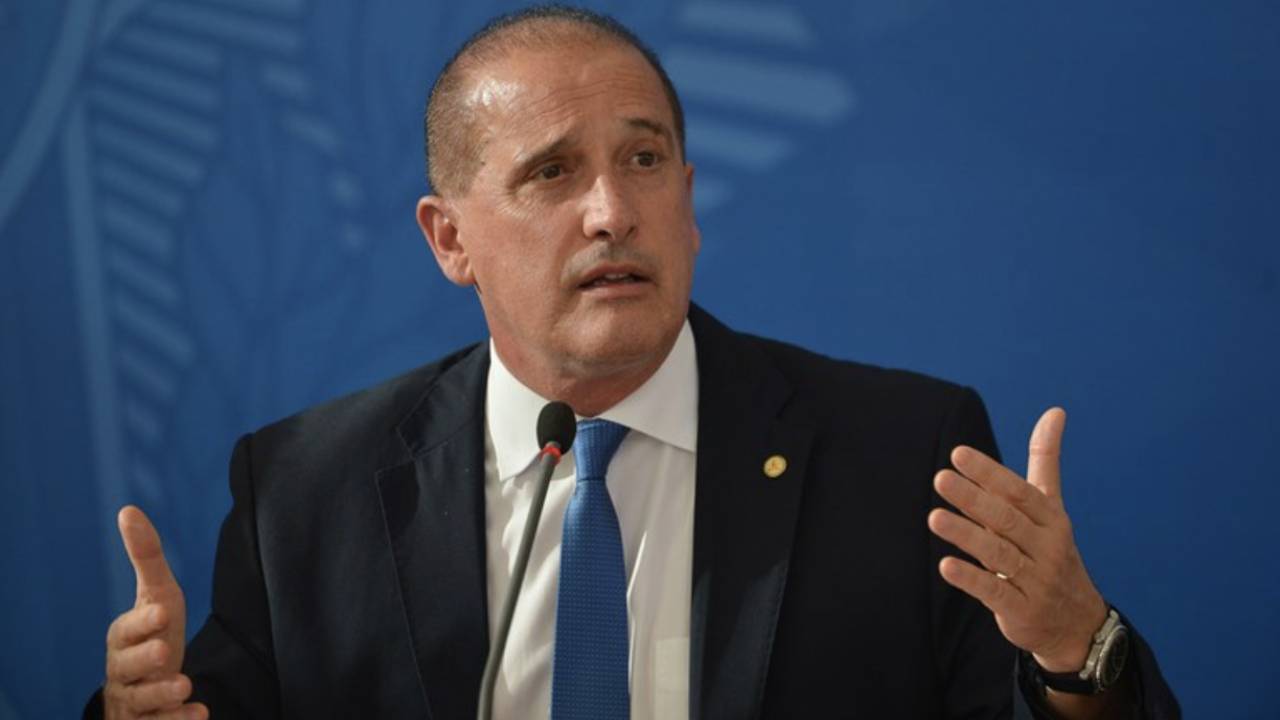 Onyx confessa, paga multa e STF encerra processo por caixa dois