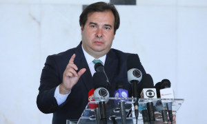 Rodrigo Maia sobre ataques de Bolsonaro à democracia: