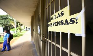 76% dos brasileiros defendem que as escolas permaneçam fechadas, diz Datafolha