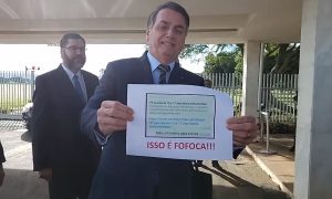 Bolsonaro confirma mensagem enviada a Moro e classifica como ‘fofoca’
